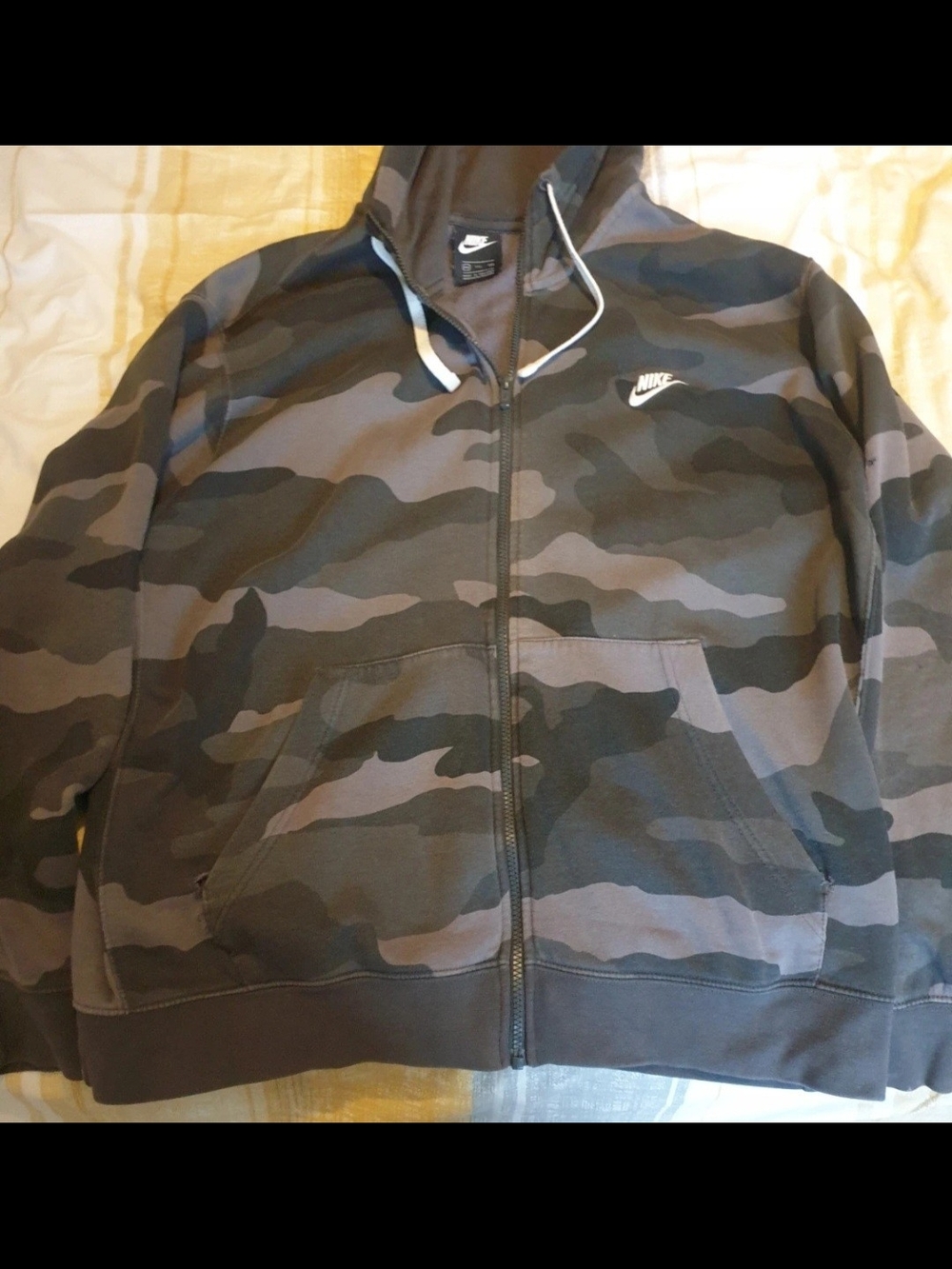 Nike Men’s Gray Camo Zip Hoodie Jacket